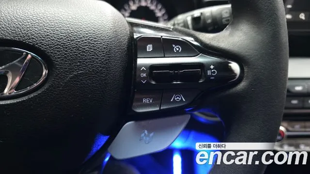 Hyundai Veloster 2021 — фото 19
