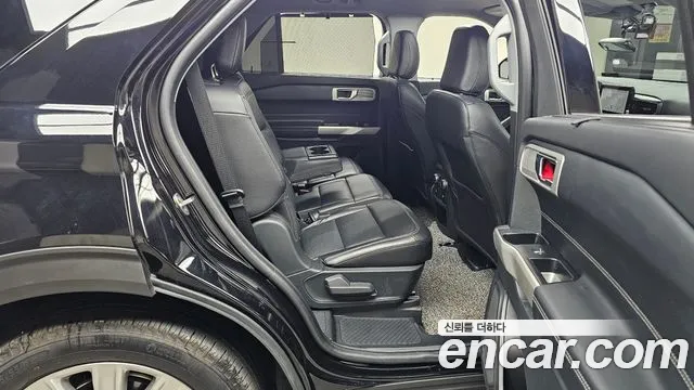 Ford Explorer 2021 — фото 12