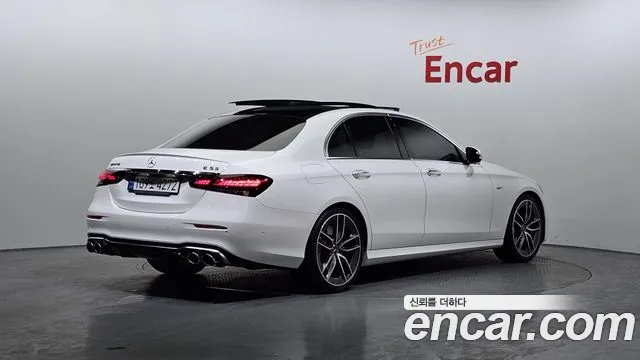 Mercedes-Benz E-Class 2022 — фото 2