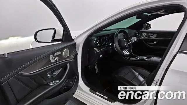 Mercedes-Benz E-Class 2022 — фото 10