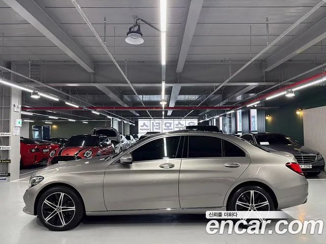 Mercedes-Benz C-Class 2019 — фото 4