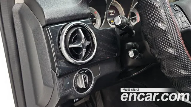 Mercedes-Benz GLK-Class 2015 — фото 18