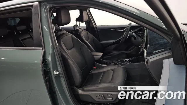 Kia Niro 2022 — фото 10