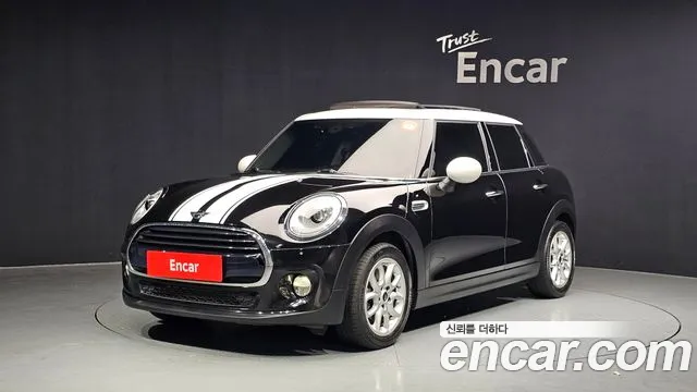 Mini Cooper 2018 — фото 1