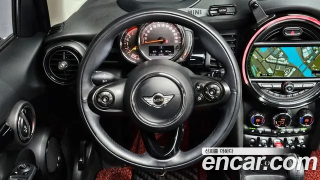 Mini Cooper 2018 — фото 13