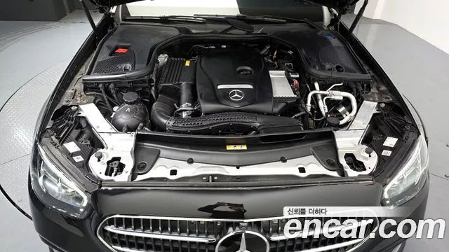 Mercedes-Benz E-Class 2022 — фото 6