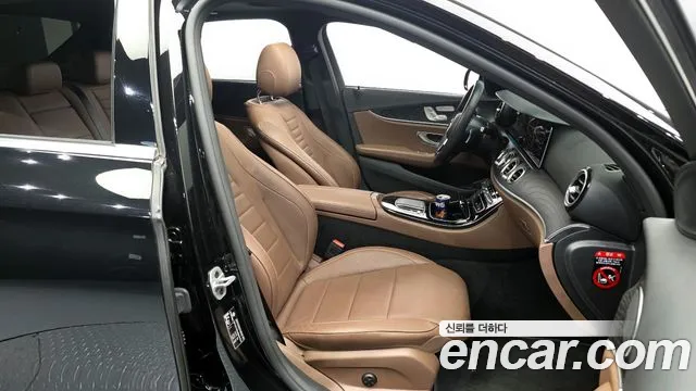 Mercedes-Benz E-Class 2022 — фото 11