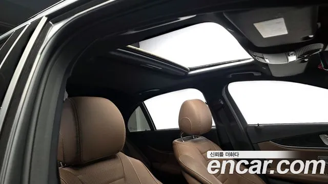 Mercedes-Benz E-Class 2022 — фото 17
