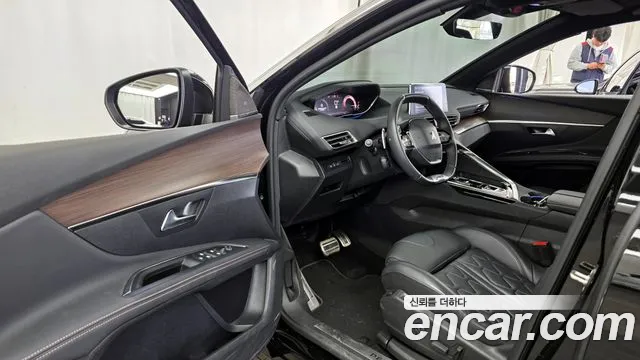 Peugeot 5008 2024 — фото 10