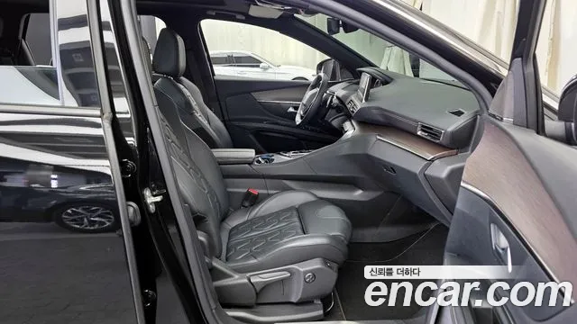 Peugeot 5008 2024 — фото 11