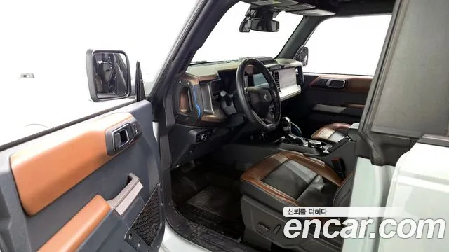 Ford Bronco 2023 — фото 10