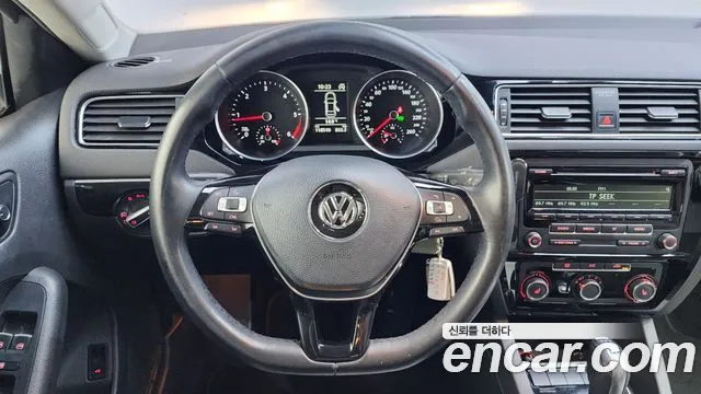 Volkswagen Jetta 2015 — фото 13