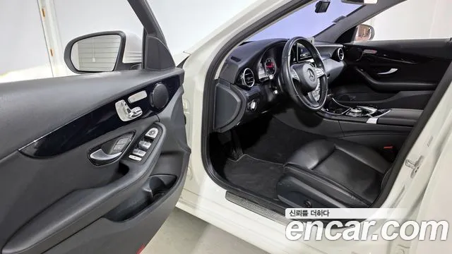 Mercedes-Benz C-Class 2016 — фото 11