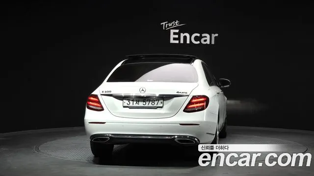 Mercedes-Benz E-Class 2019 — фото 4