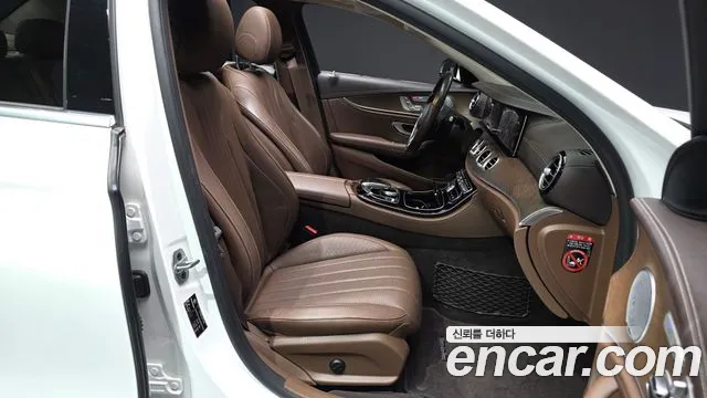 Mercedes-Benz E-Class 2019 — фото 10