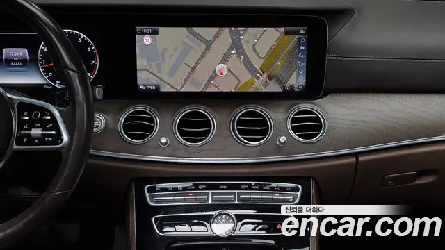 Mercedes-Benz E-Class 2019 — фото 14