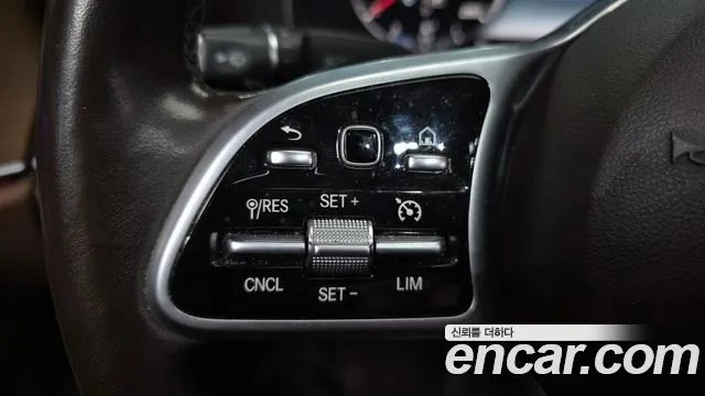 Mercedes-Benz E-Class 2019 — фото 18