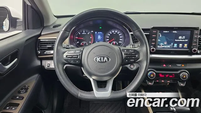 Kia Stonic 2018 — фото 13