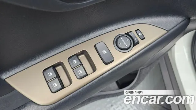 Kia Stonic 2018 — фото 15