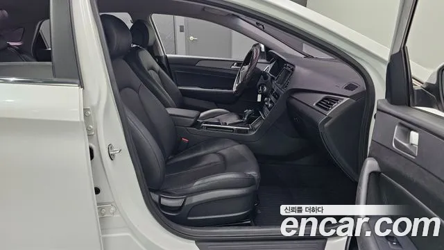 Hyundai Sonata 2017 — фото 11