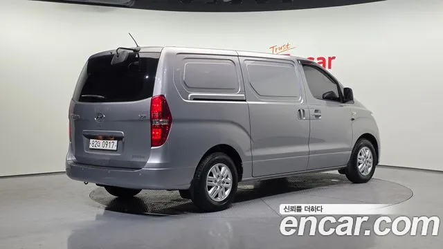 Hyundai Starex 2019 — фото 2