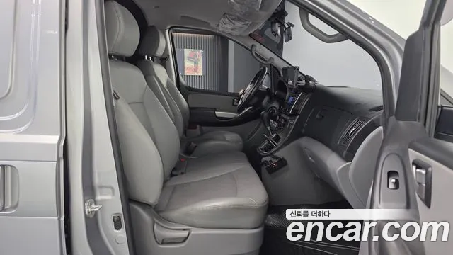 Hyundai Starex 2019 — фото 11