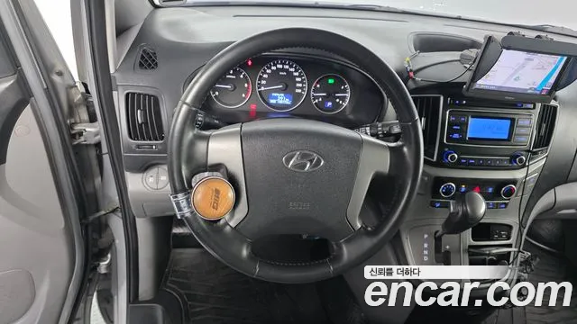 Hyundai Starex 2019 — фото 13