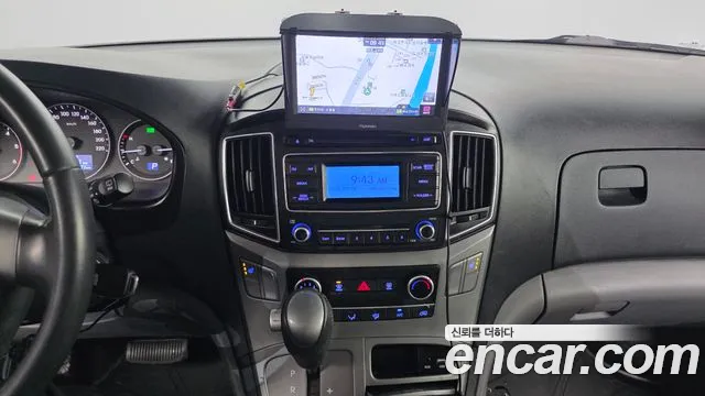 Hyundai Starex 2019 — фото 14