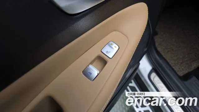 Hyundai Santafe 2023 — фото 18
