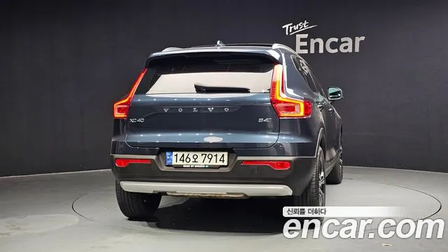 Volvo XC40 2021 — фото 4