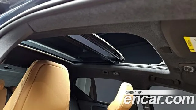 Volvo XC40 2021 — фото 18