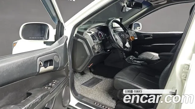 KG_Mobility_Ssangyong KORANDO 2017 — фото 11