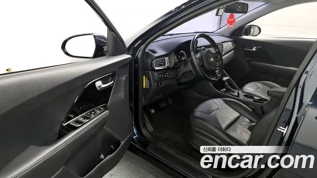 Kia Niro 2018 — фото 10