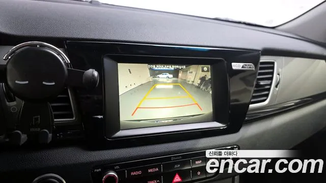 Kia Niro 2018 — фото 15