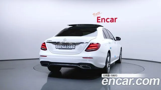 Mercedes-Benz E-Class 2017 — фото 4