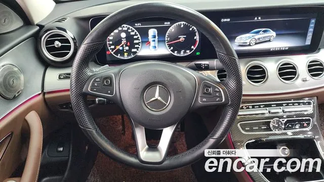 Mercedes-Benz E-Class 2017 — фото 13