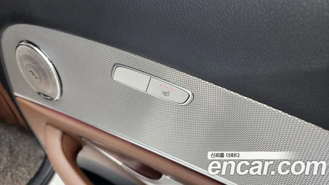 Mercedes-Benz E-Class 2017 — фото 18