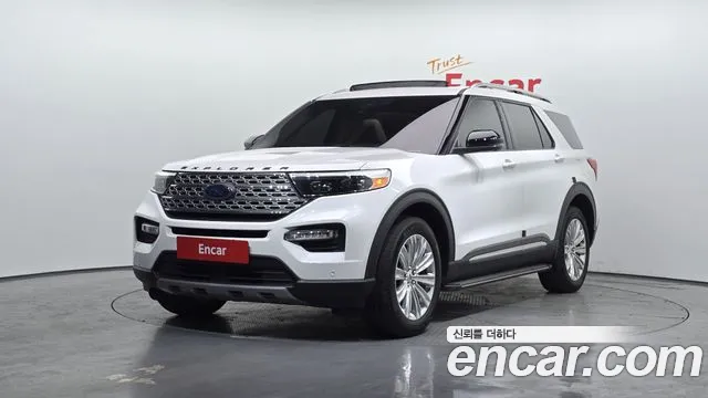 Ford Explorer 2021 — фото 1