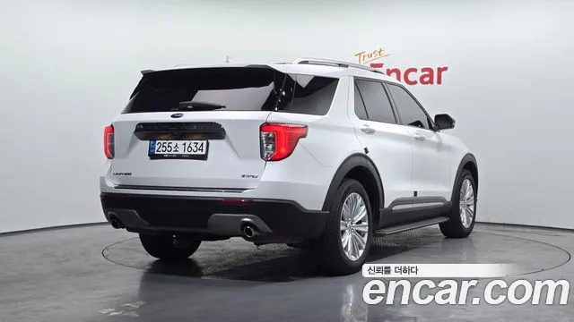 Ford Explorer 2021 — фото 2