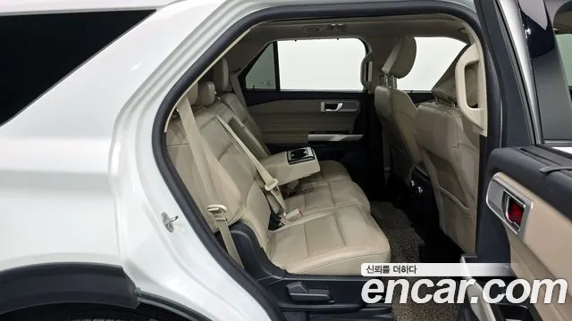 Ford Explorer 2021 — фото 12