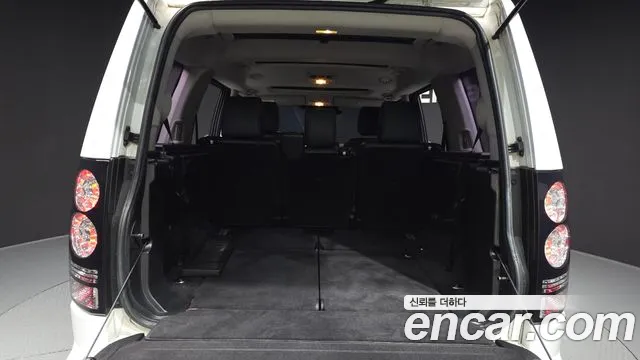 Land Rover Discovery 2014 — фото 20