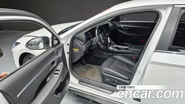 Hyundai Sonata 2020 — фото 11