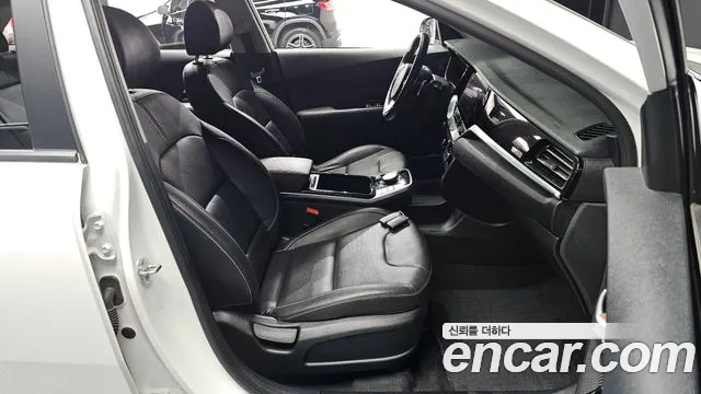 Kia Niro 2022 — фото 10