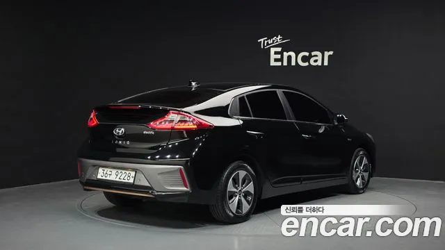 Hyundai Ioniq 2017 — фото 2