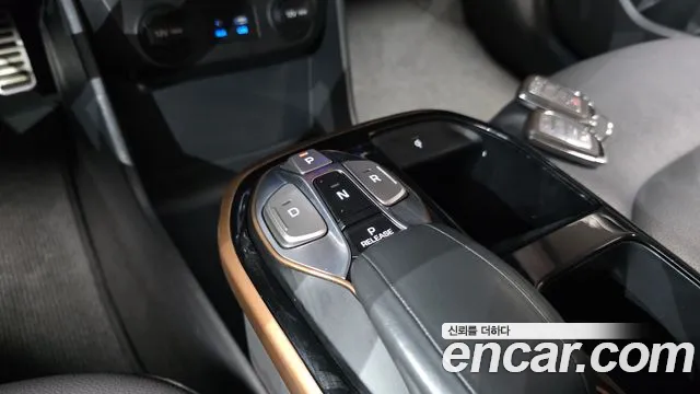 Hyundai Ioniq 2017 — фото 9