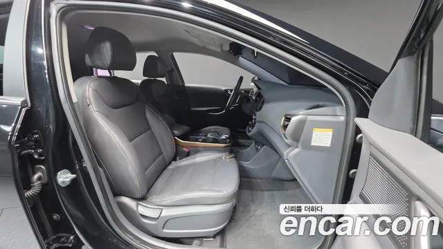 Hyundai Ioniq 2017 — фото 10