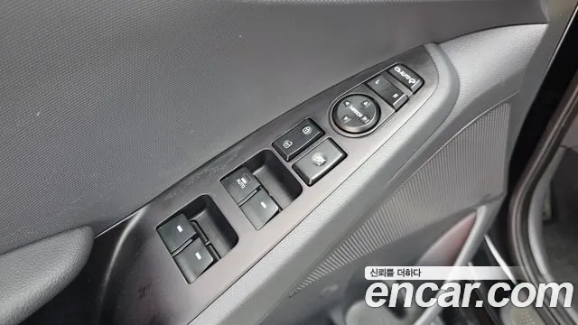 Hyundai Ioniq 2017 — фото 12
