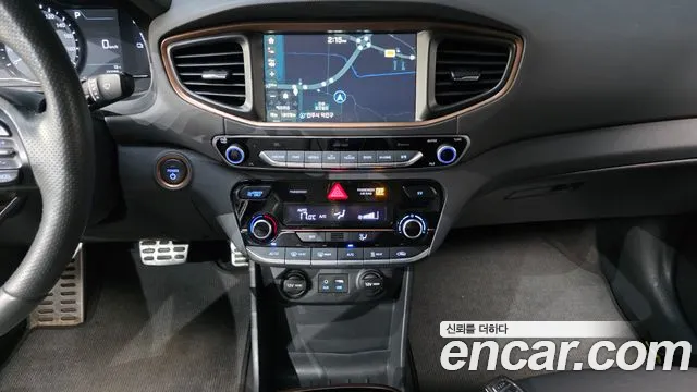 Hyundai Ioniq 2017 — фото 16