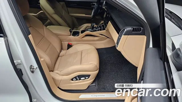 Porsche Cayenne 2020 — фото 10