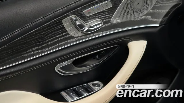 Mercedes-Benz CLS-Class 2020 — фото 18